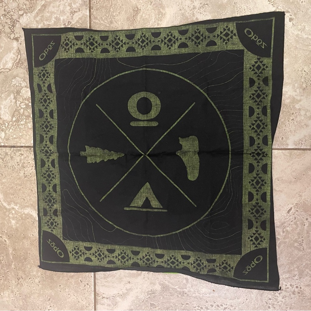 Bandana - Picture 4 of 4